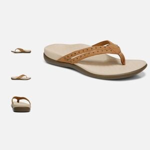 Vionic Tasha Toffee Studded Brown Thong Sandals Women's Size‎ 9 Comfortable